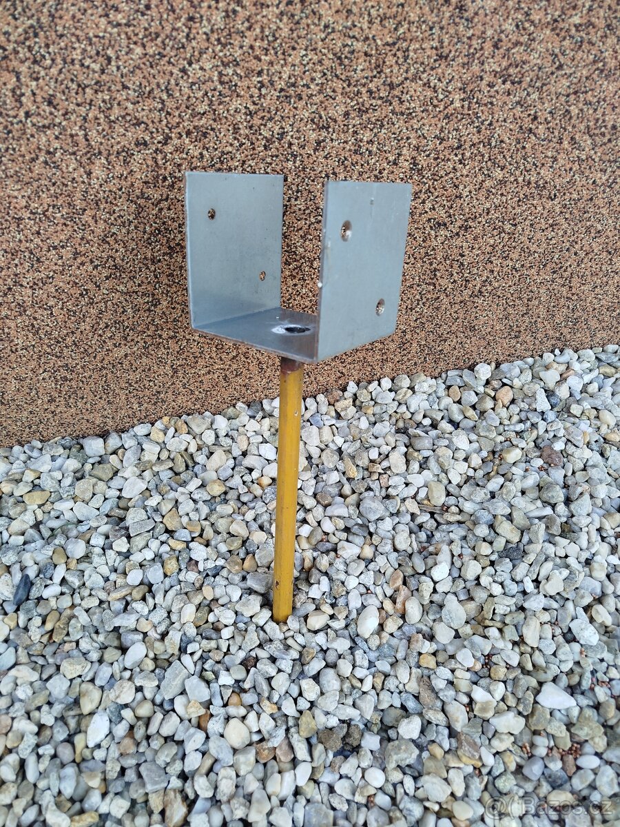 Stojky na pergolu