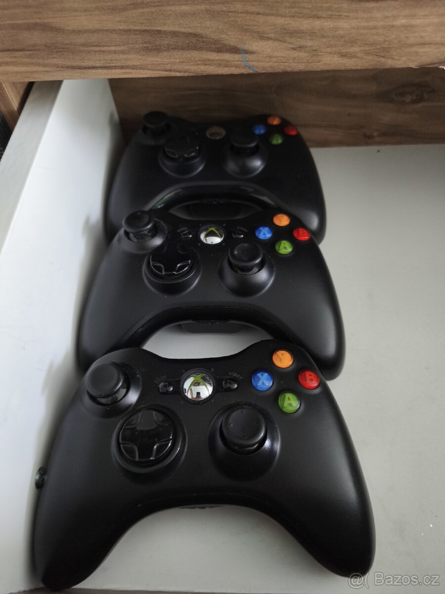 Xbox 360 ovladač