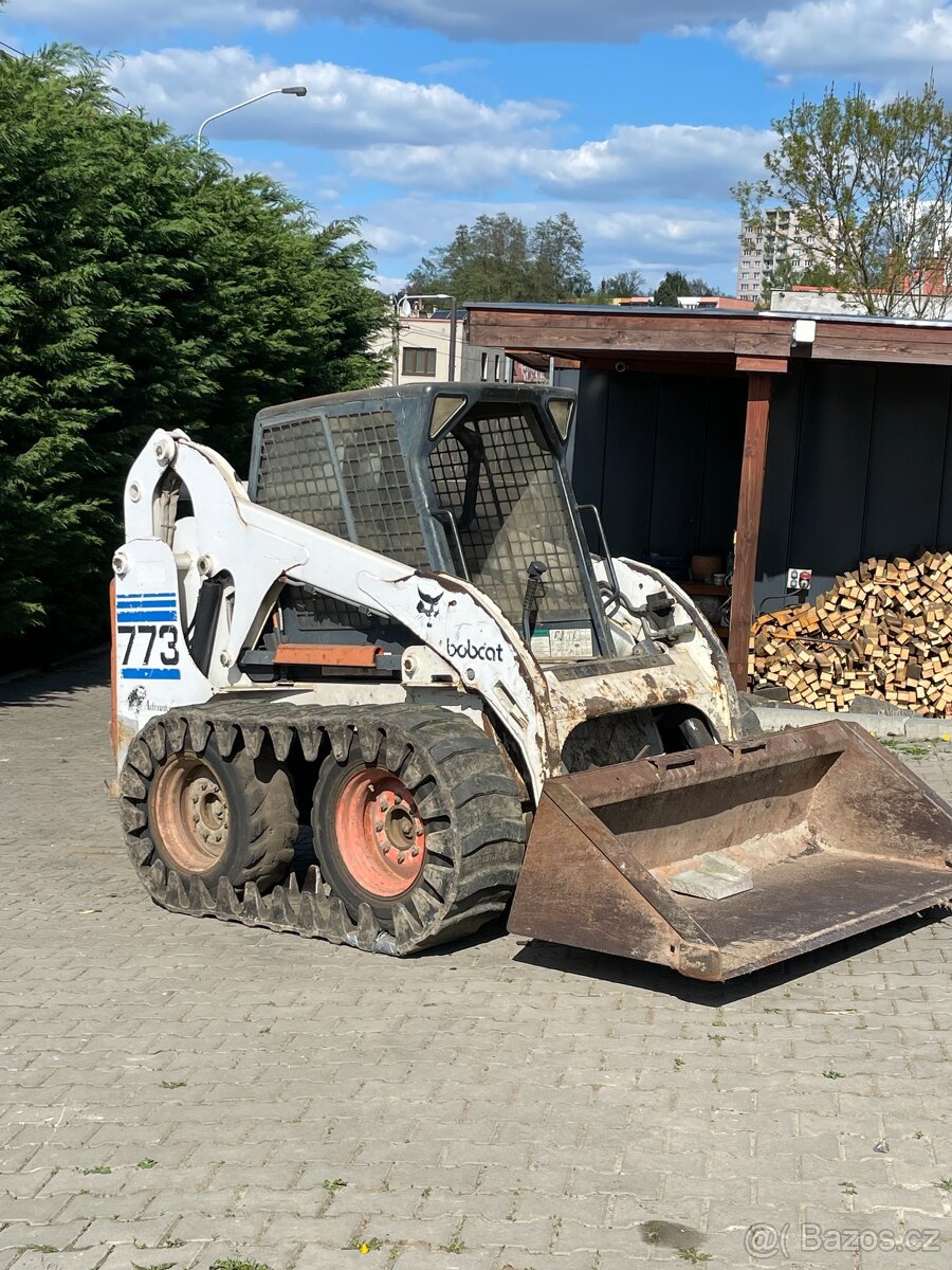 BOBCAT 773 smykový nakládač