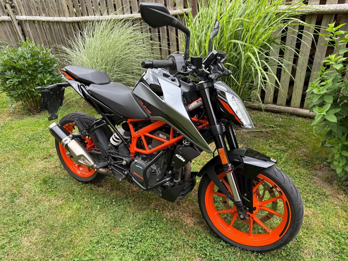 KTM 390 DUKE silver