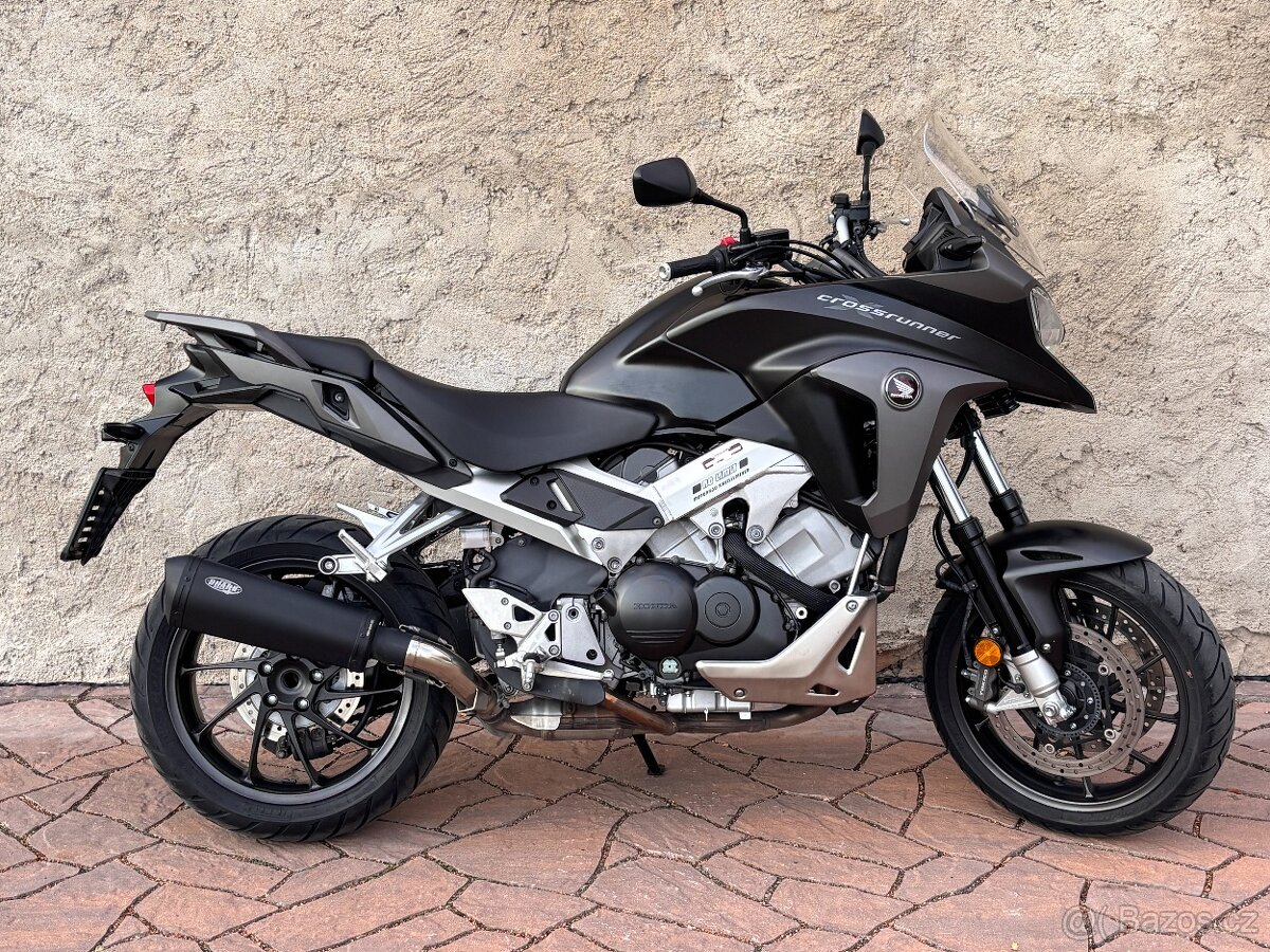 Honda VFR 800 X Crossrunner 2015, najeto 16900km