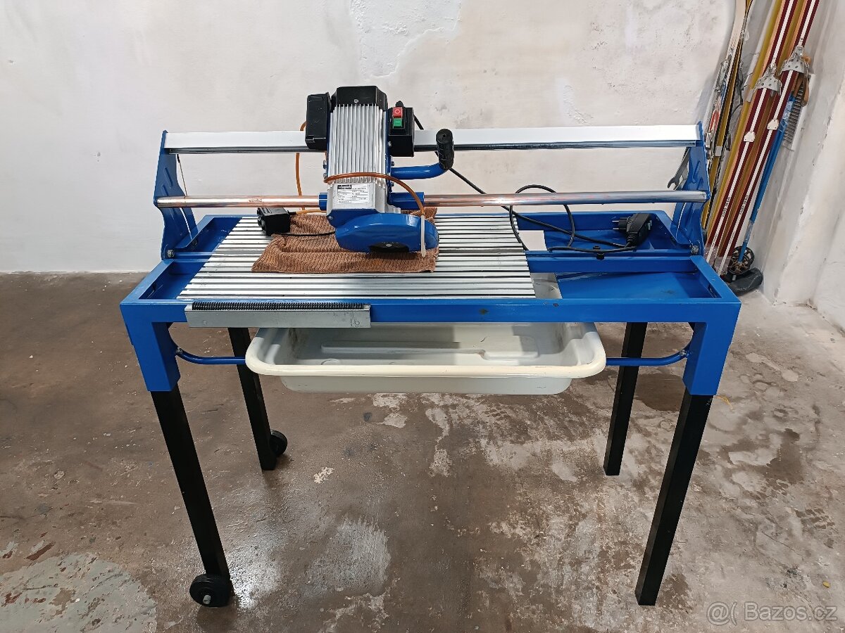 Řezačka na dlažbu