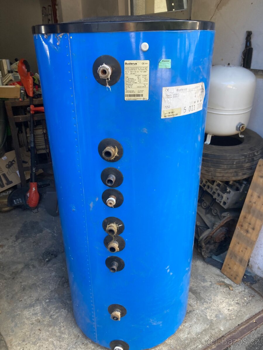 Akumulační nádrž bojler Buderus 300l