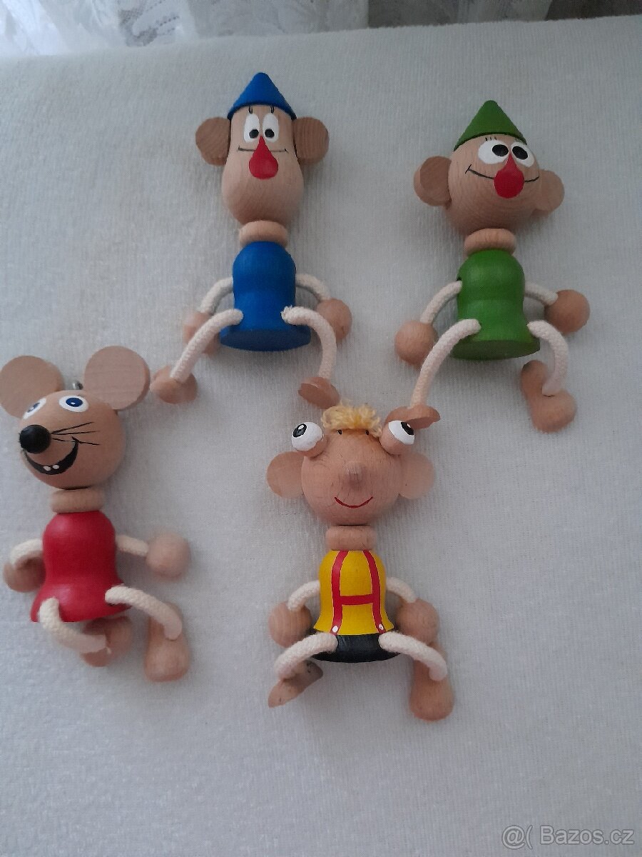 Dřevěné hračky. Plotýnka.