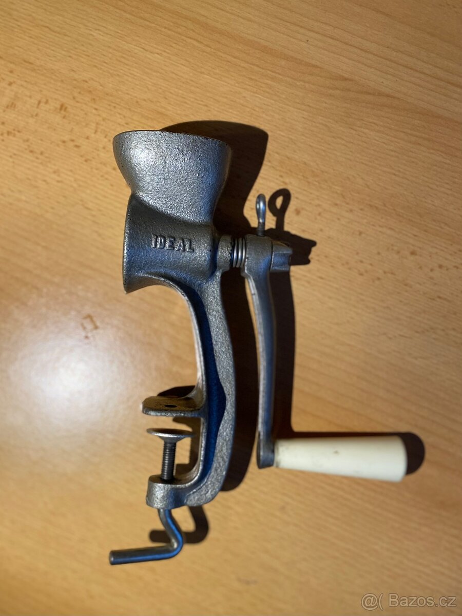 Retro ruční mlýnek na mák - IDEAL M III