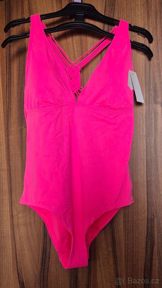 Jednodílné plavky, tankini