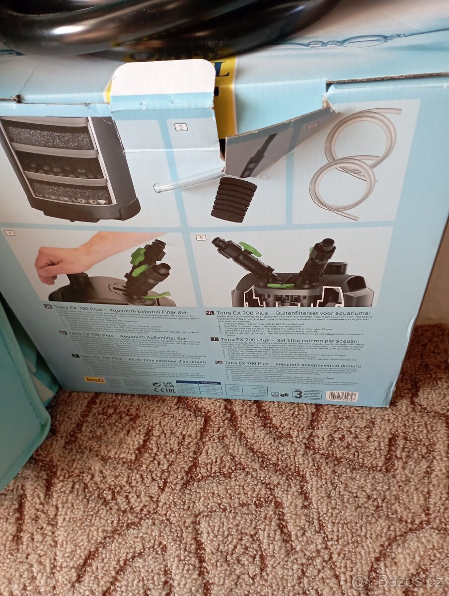 Akvárium se stolkem