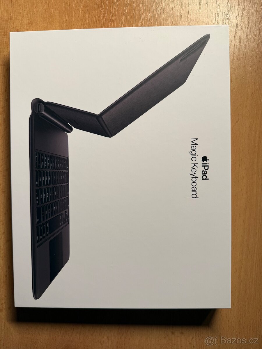 Apple Magic Keyboard a Apple Pencil