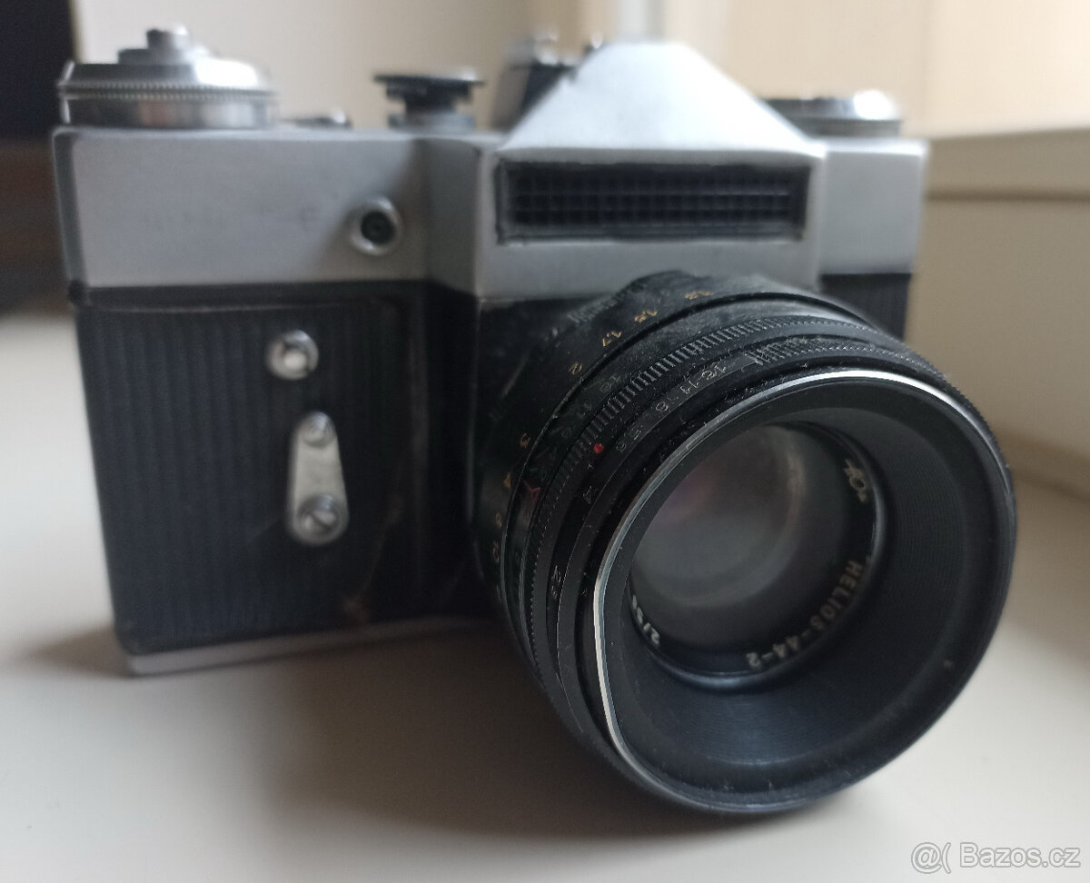 foťák Zenit a objektiv Helios 44-2 2/58