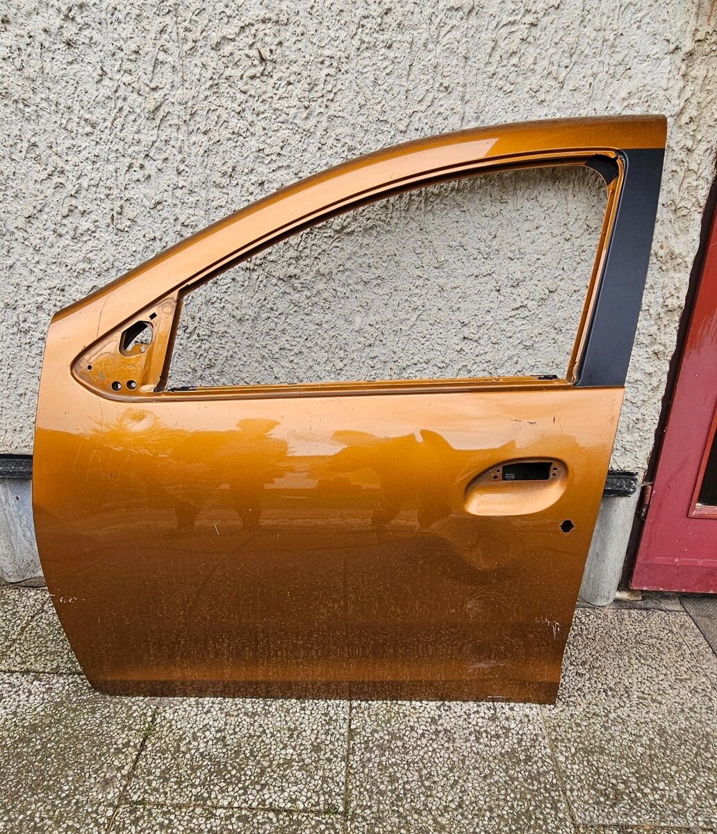 Dveře Dacia Duster