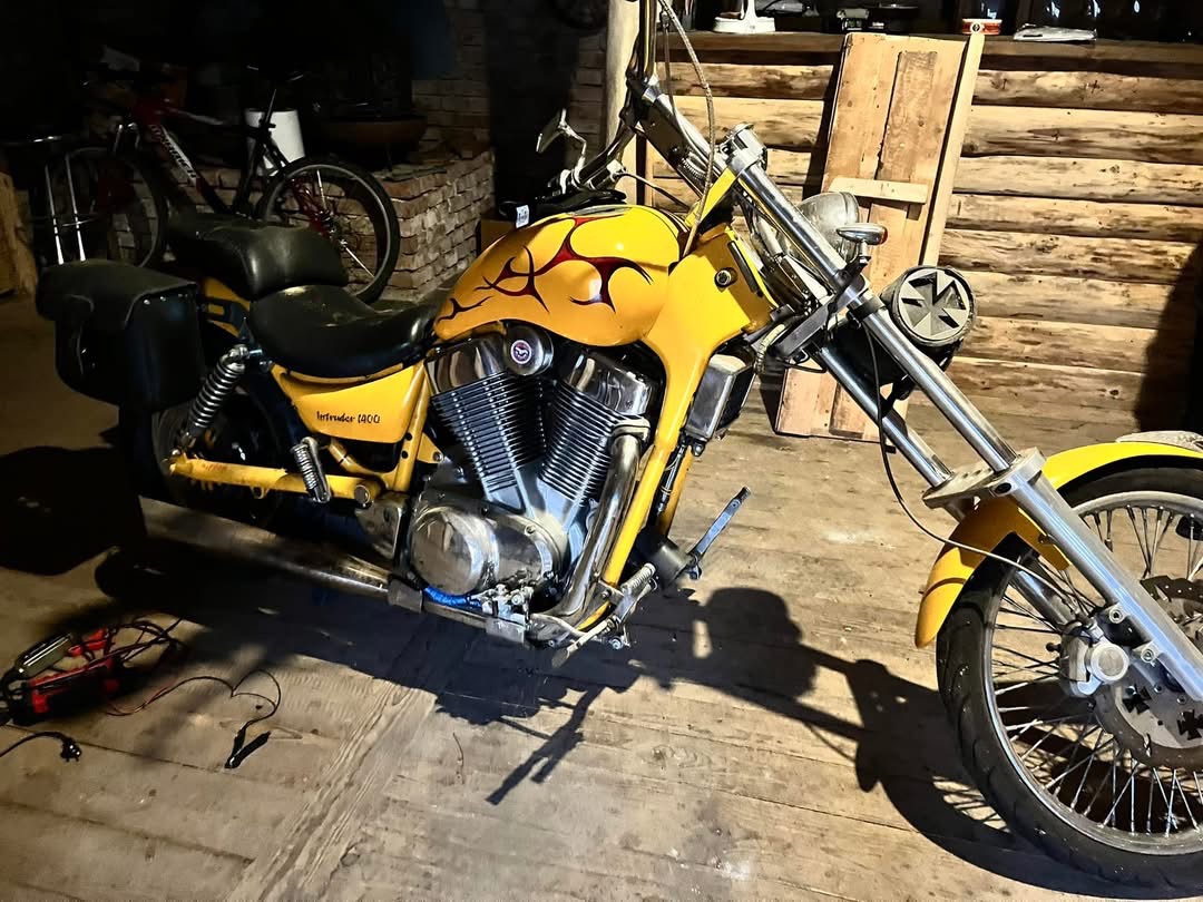Žluťák na prodej, Suzuki Intruder VS 1400