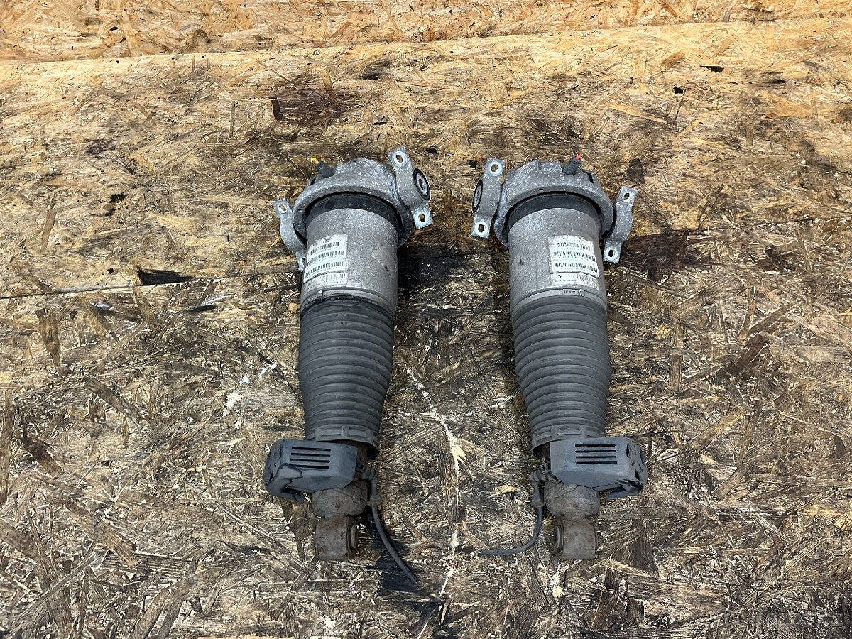 ZADNÍ MĚCHY AUDI Q7/ VW TOUAREG 7L8616019C/7L8616020C