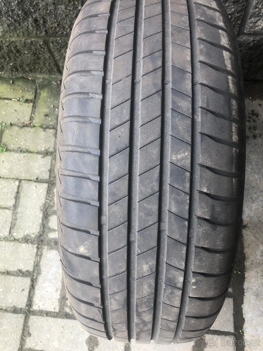 TURANZA T005 215/60R16 95V