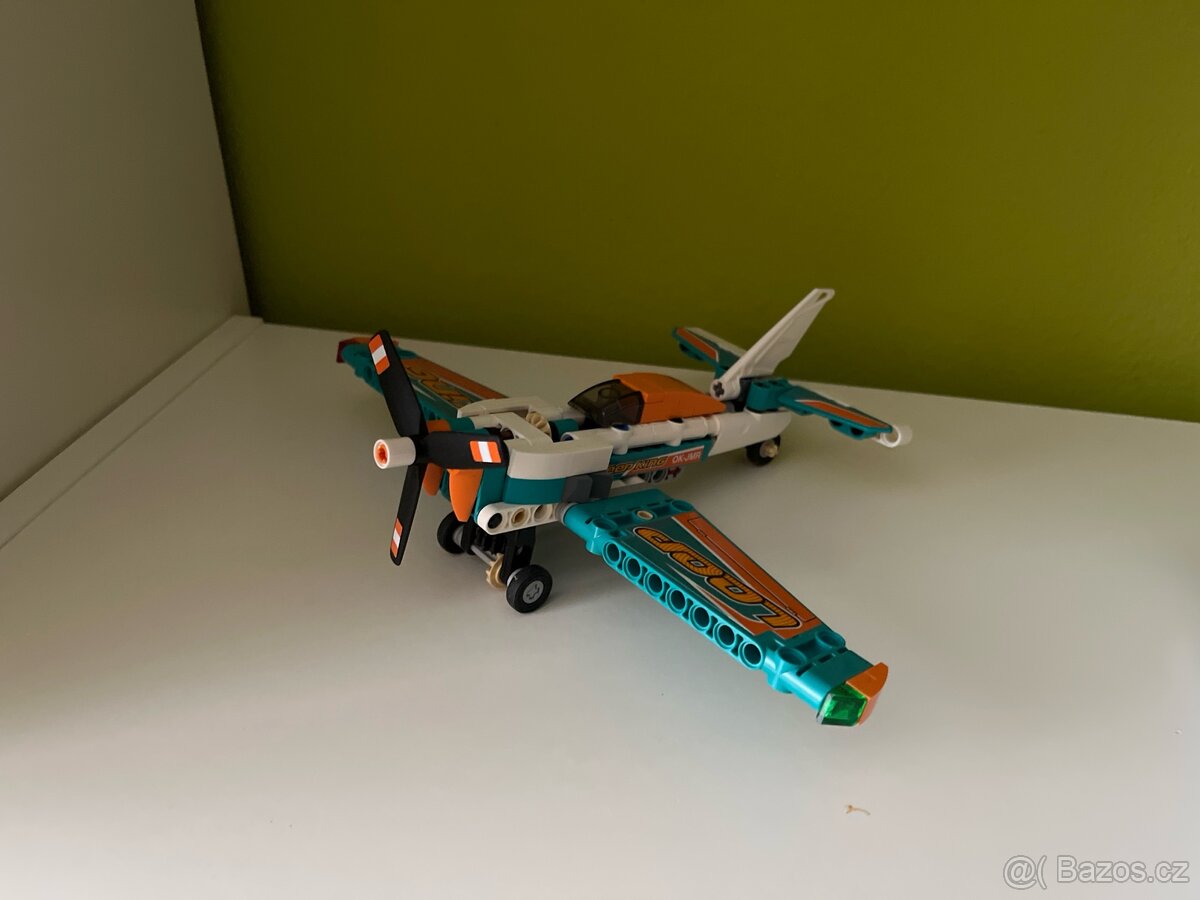 Závodní letadlo - Lego Technic 42117