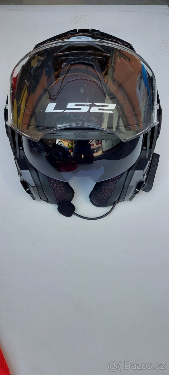 překlápěcí helma LS2
