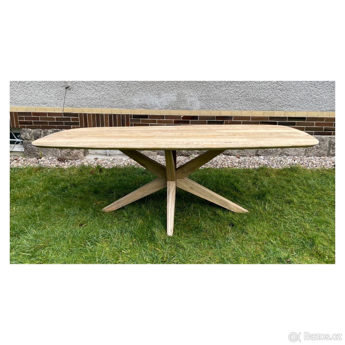 Masivní mangový stůl o délce 200 cm