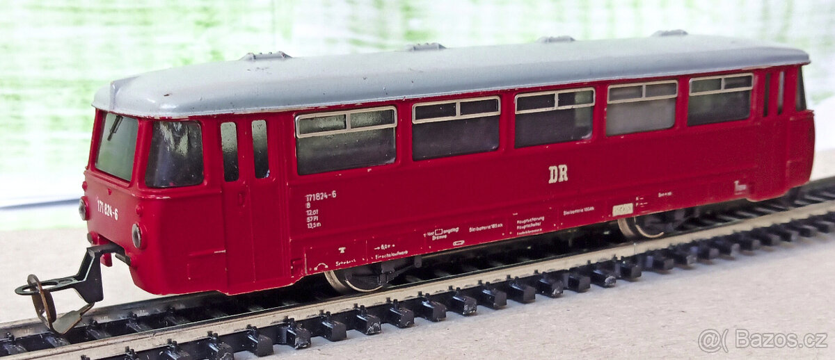 DR. TT. 171 824-6 přípojný osobní vůz k mot.vozu.