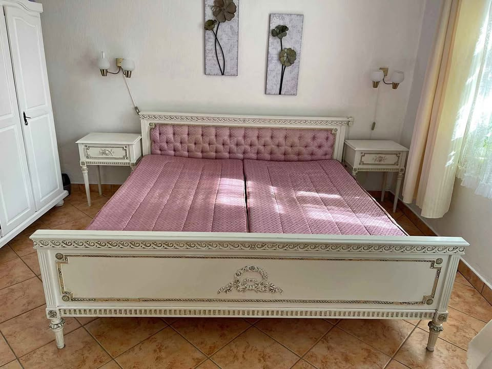 ložnice Ludvík XVI. postel + toaletka