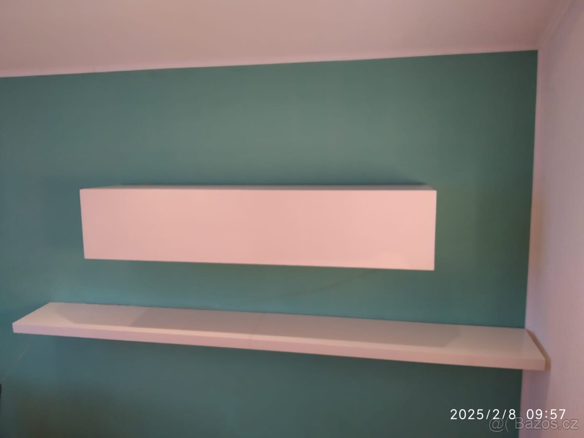 Závěsná skříňka