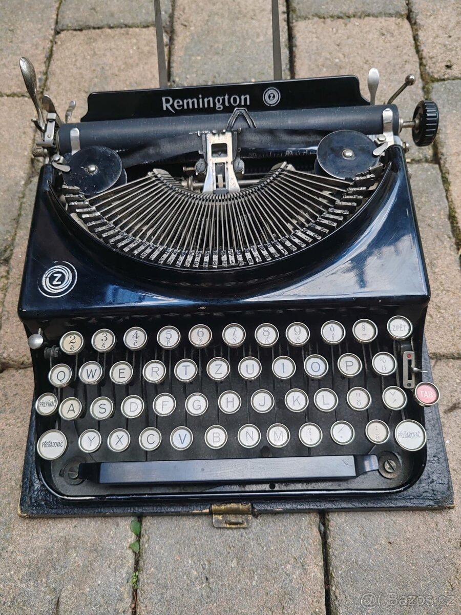 Psací stroj Remington