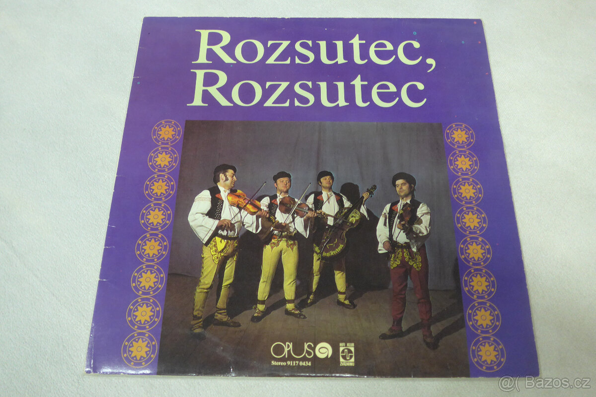 ROZSUTEC Ľudová Hudba Terchova 1975