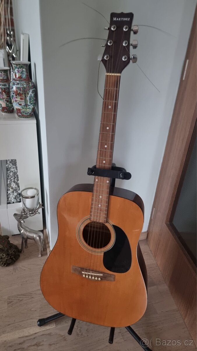 Akustická kytara MARTINEZ faw-701 + příslušenství