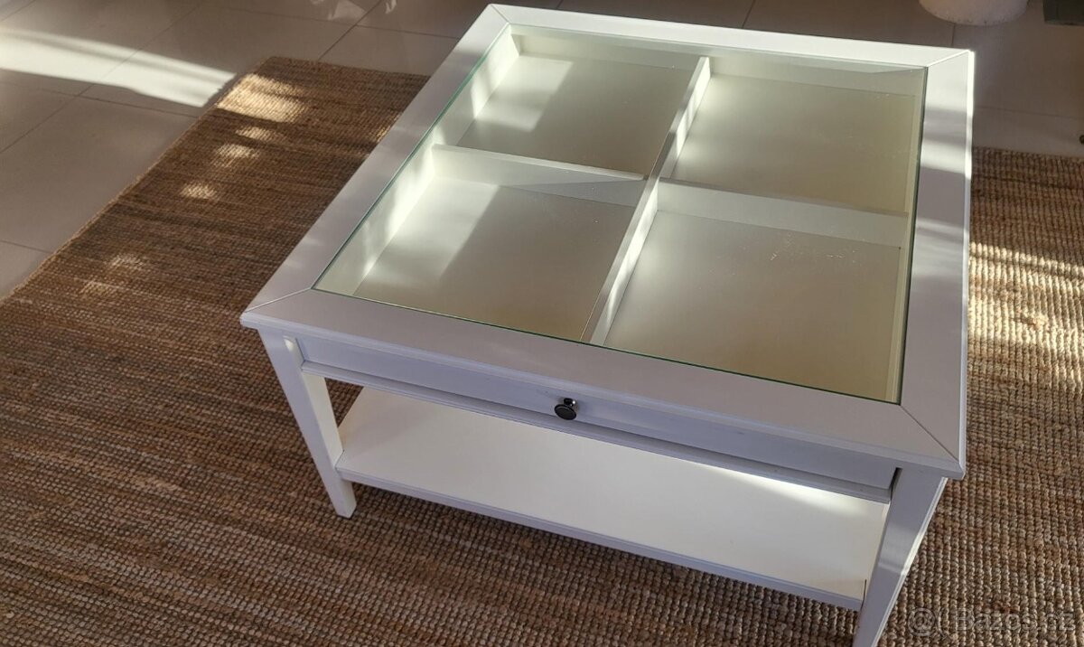 Konferenční stolek zánovní