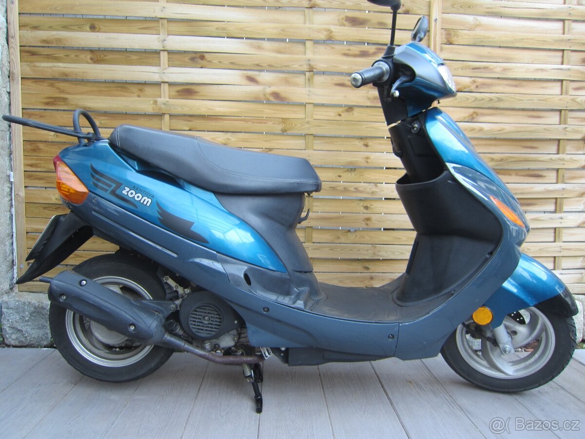 Skútr Kentoya 50 Zoom 4 takt, najeto jen 4800 km, r.v..2008