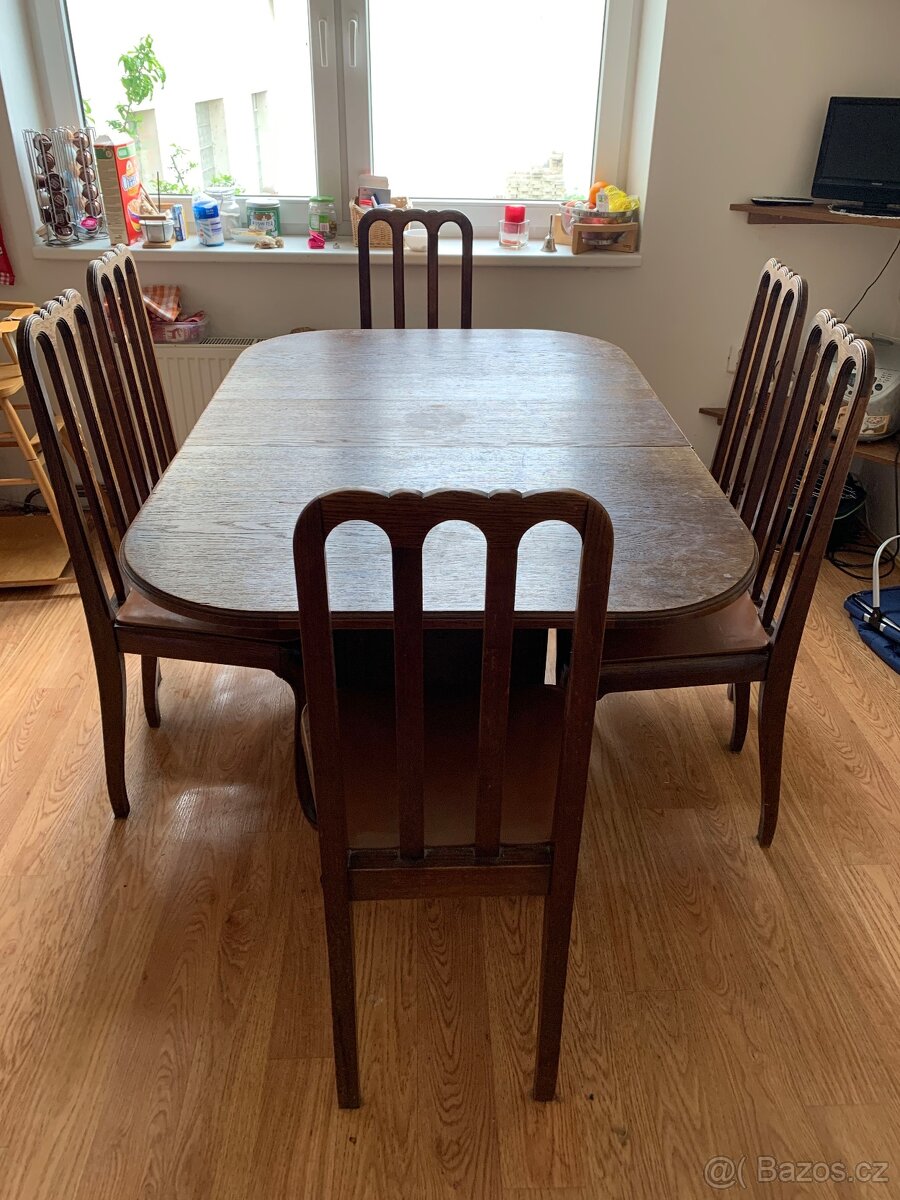 Starožitný masivní - jídelní stůl a 6 židlí