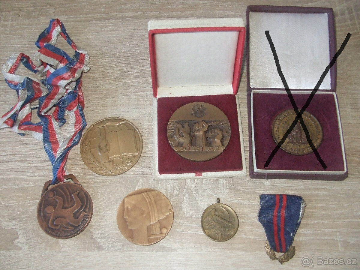 Medaile, bankovky, známky