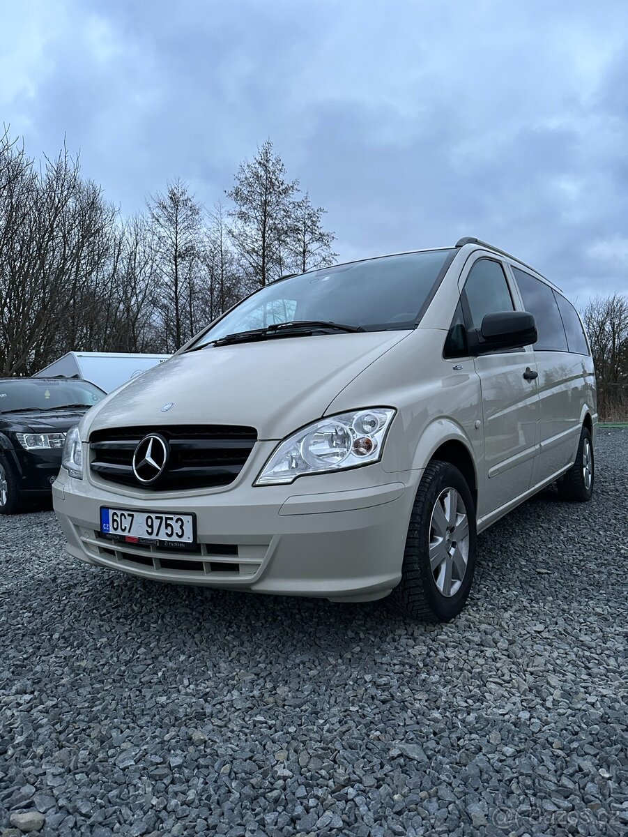 K PRONÁJMU - Minibus Mercedes Vito (8 míst)