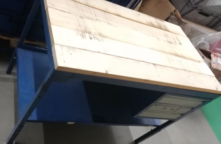 pracovní stůl, ponk