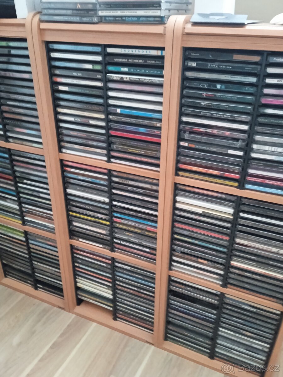 CD stojan rolovací Hama