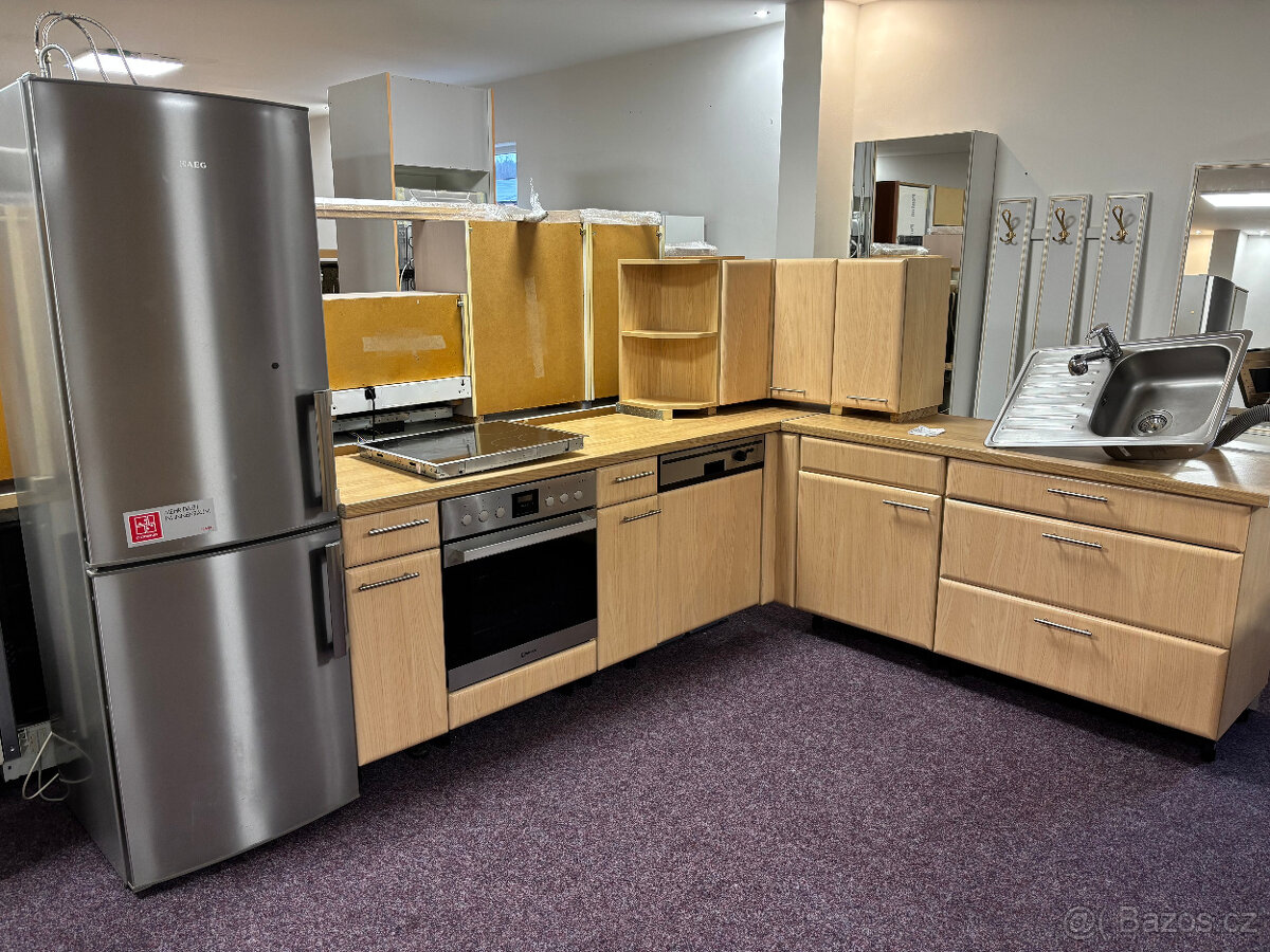 Kuchyňská linka vč spotřebičů