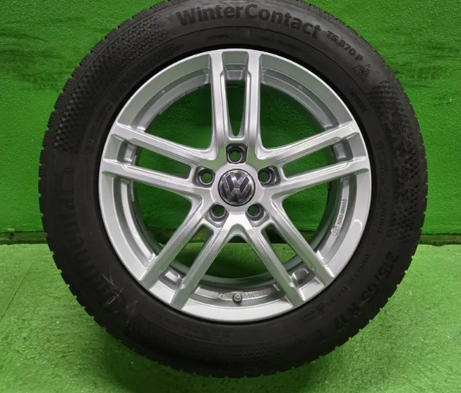17" VW TIGUAN 5X112 ET40 7J 215/65 R17 99T Conti