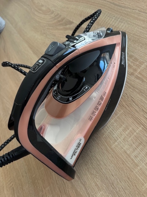 Žehlička Tefal Ultimate Pure