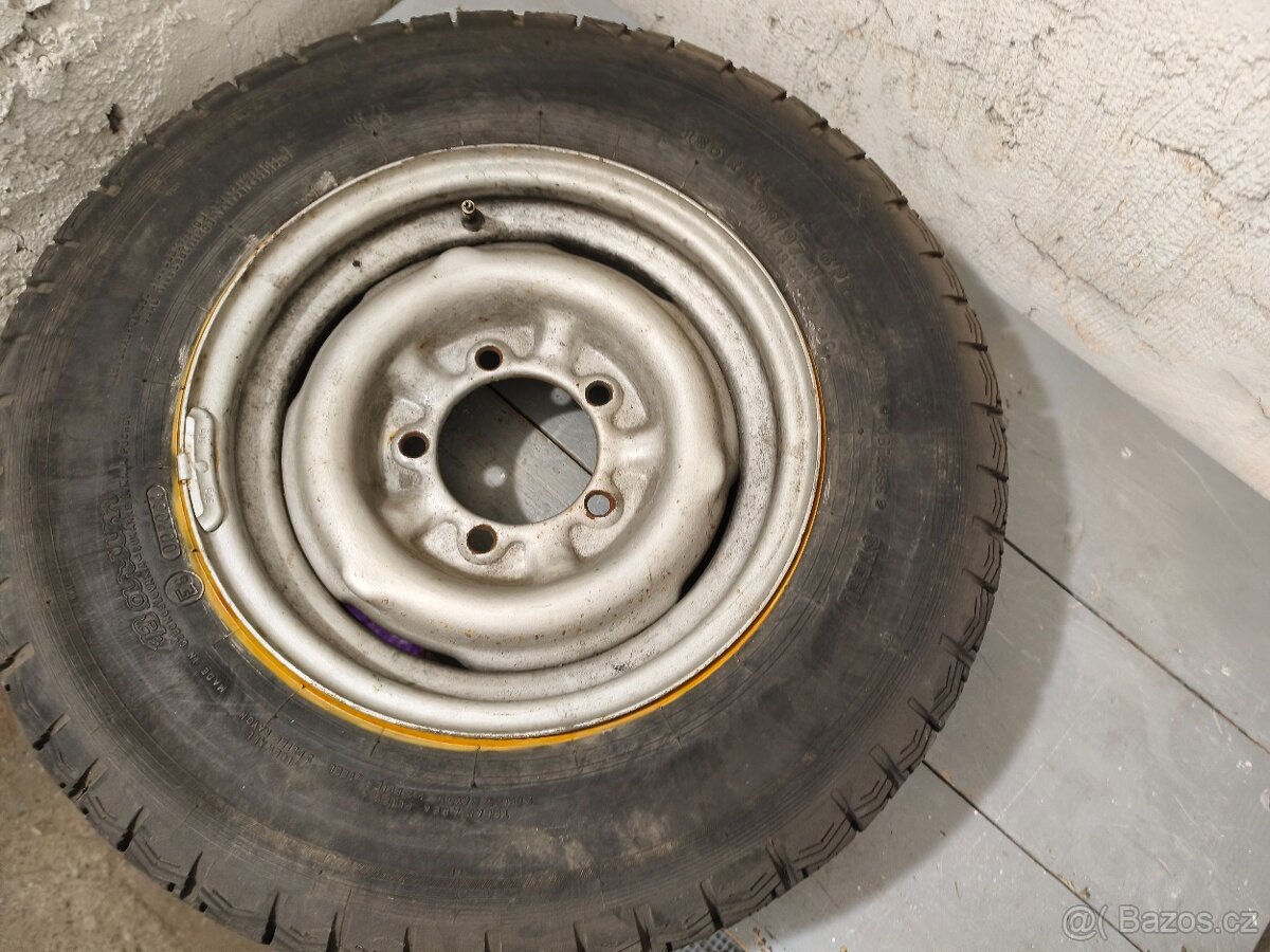 Prodám Originální pneu Volha 24, Gaz