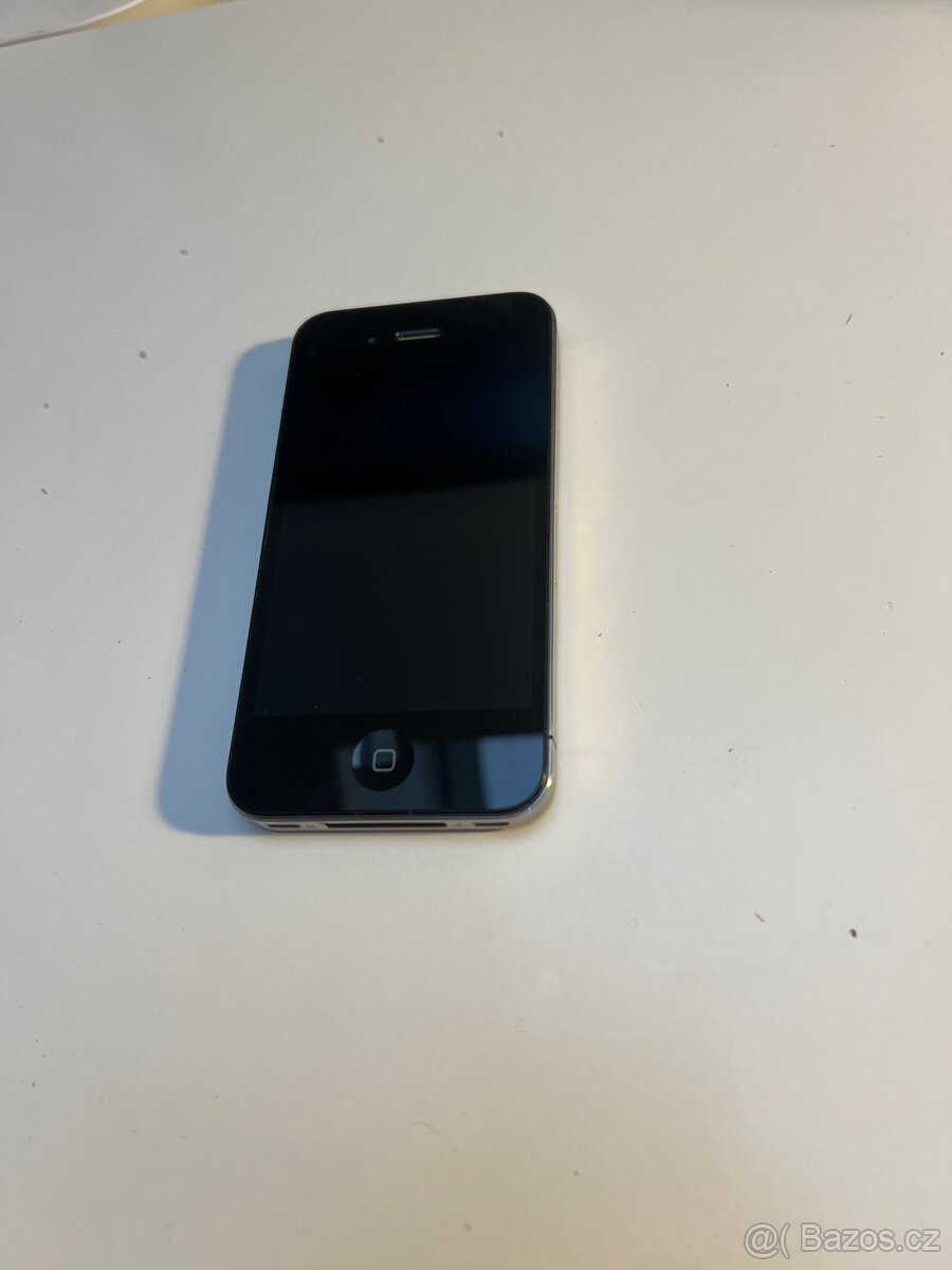 iPhone 4S 8gb Černy v dobrem stavu