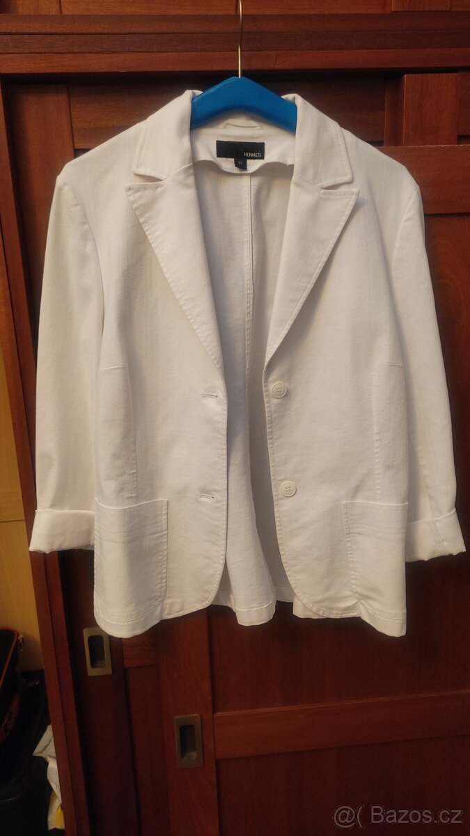 Bílé sako