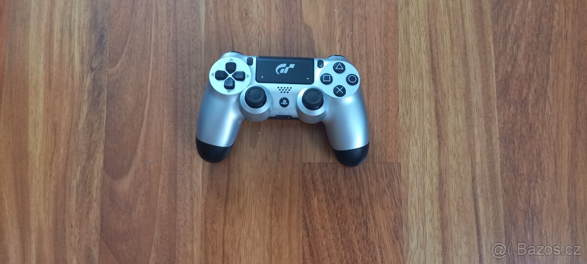 Prodám ovladač pro playstation 4