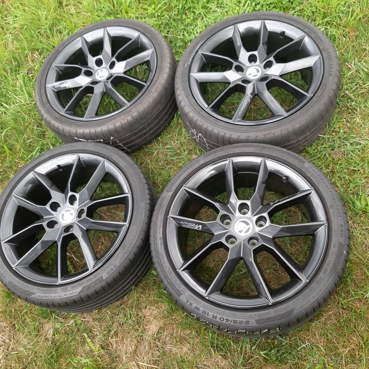 Gemini Black Alu sada R18 letní Škoda Octavia 3 VRS