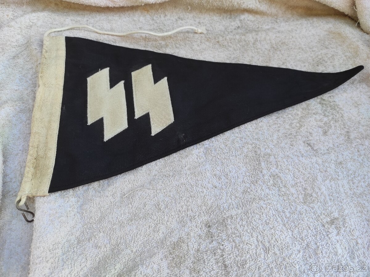Německá vlaječka/praporek SS Berlin,24 x 41 cm