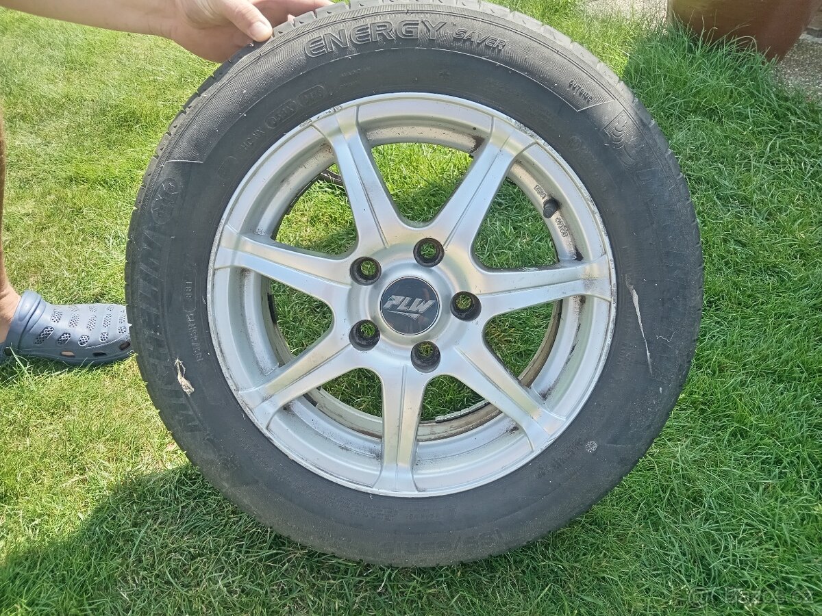 Letní pneu 185/64R15