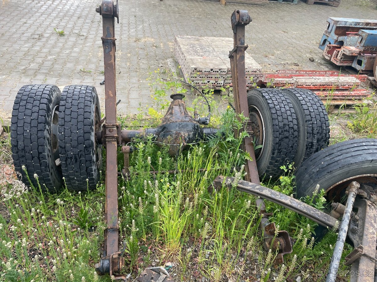 Přední a zadní náprava Avia A80