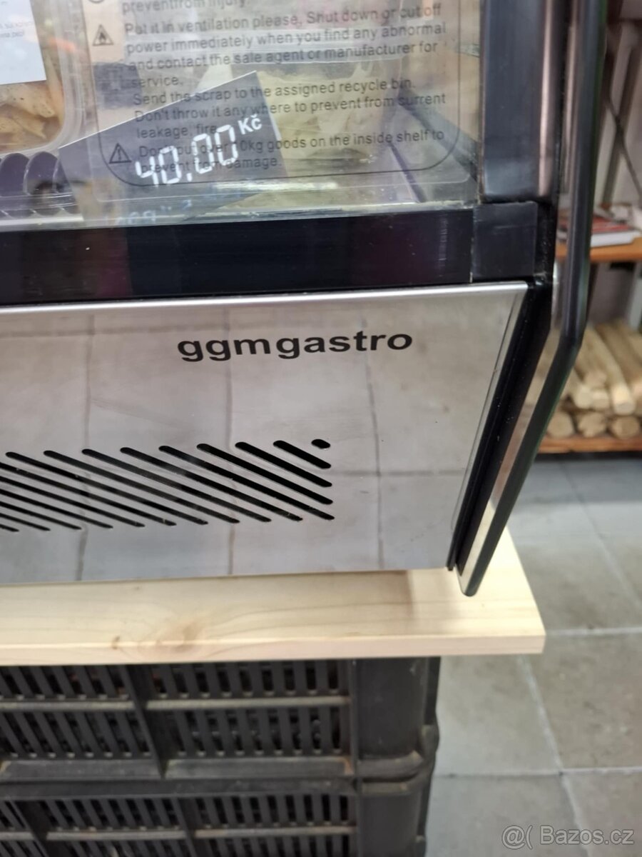 Dobrý den prodám gastro vitrínu a dvě lednice