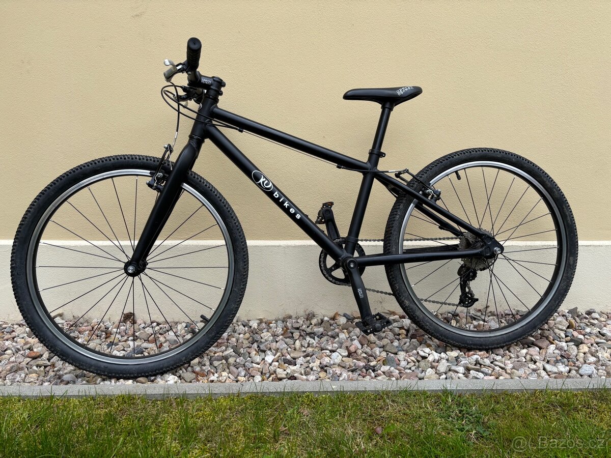 KUBIKE 24L MTB cerne