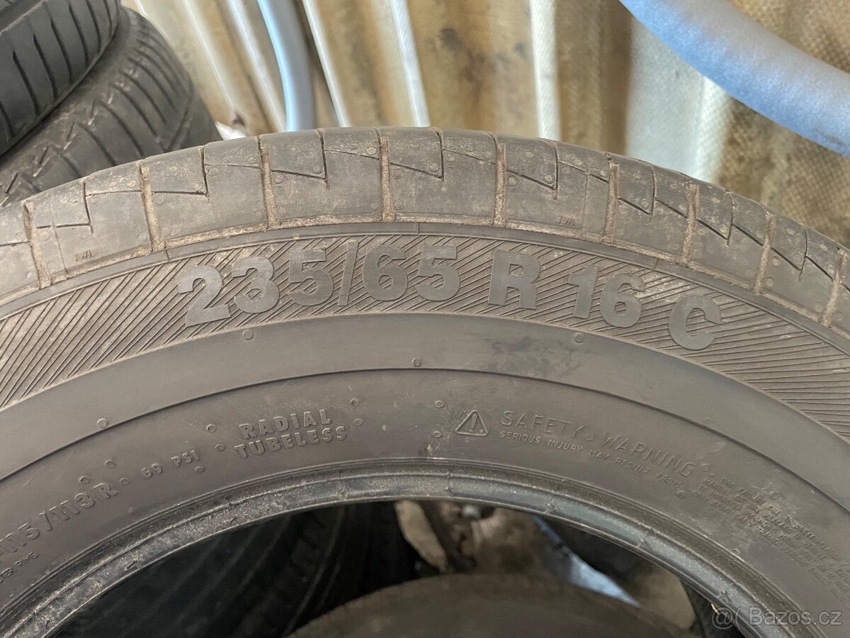 Letní dodávkové pneu pneu 235/65R16C