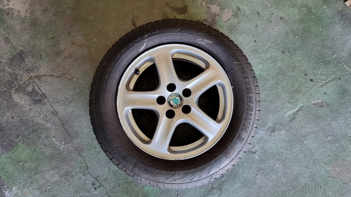 Prodám sadu 4 alu kol + pneu