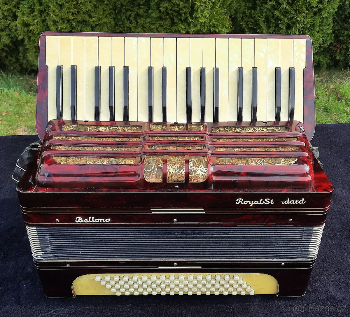 Klávesový akordeon, harmonika Royal Standard Belonna
