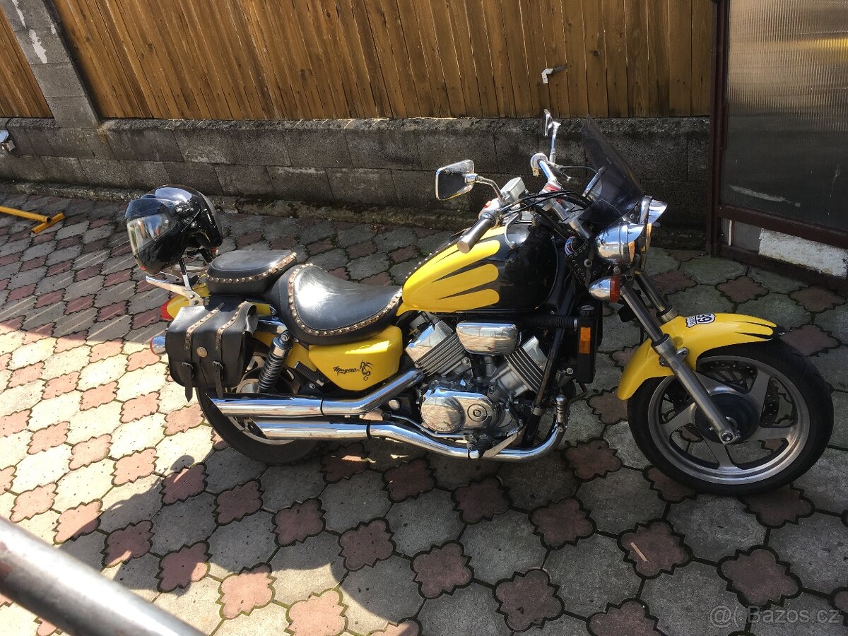 Honda VF 750 Magna